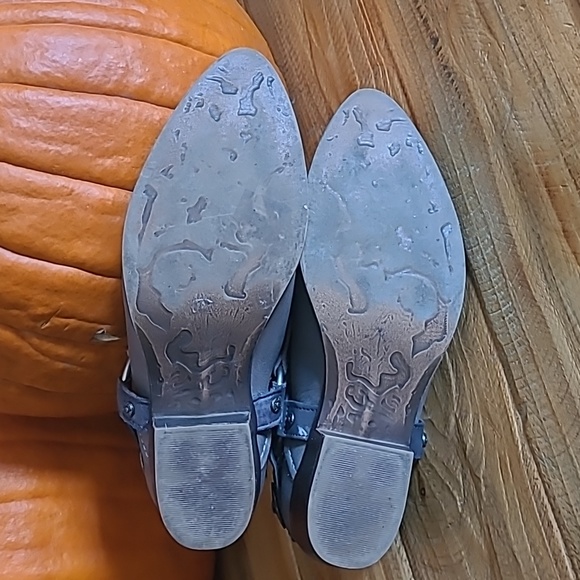 Steve Madden Grey Boots - Picture 4 of 7